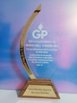 Reconocimiento de acrílico transparente.